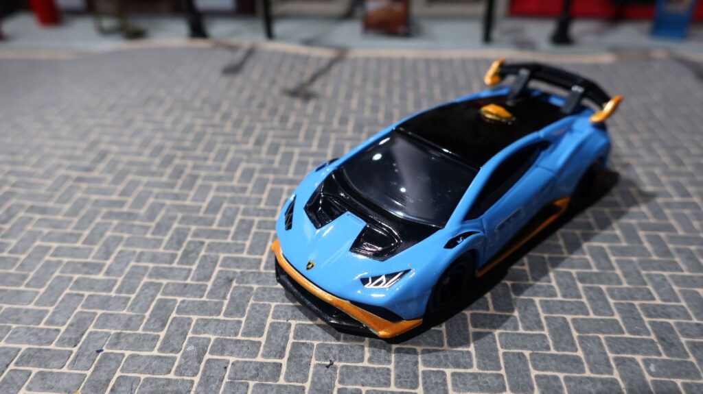 Tomica Lamborghini Huracan STO