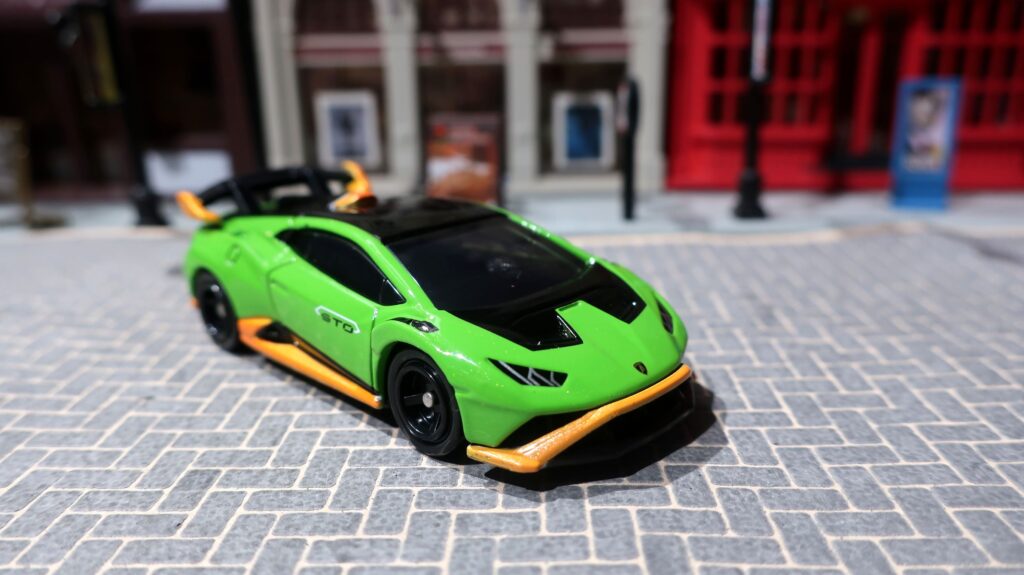 Tomica Lamborghini Huracan STO