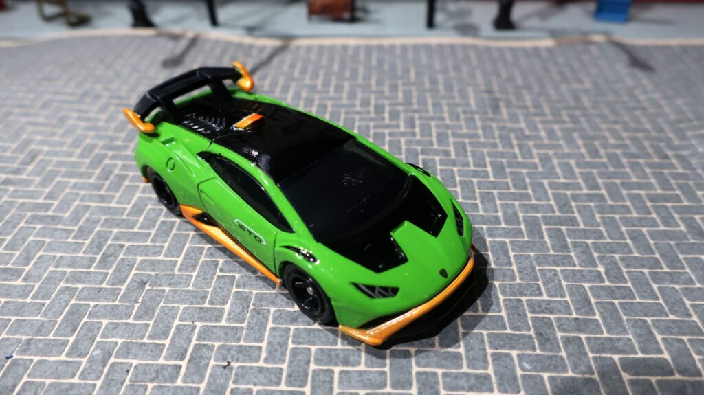 Tomica Lamborghini Huracan STO