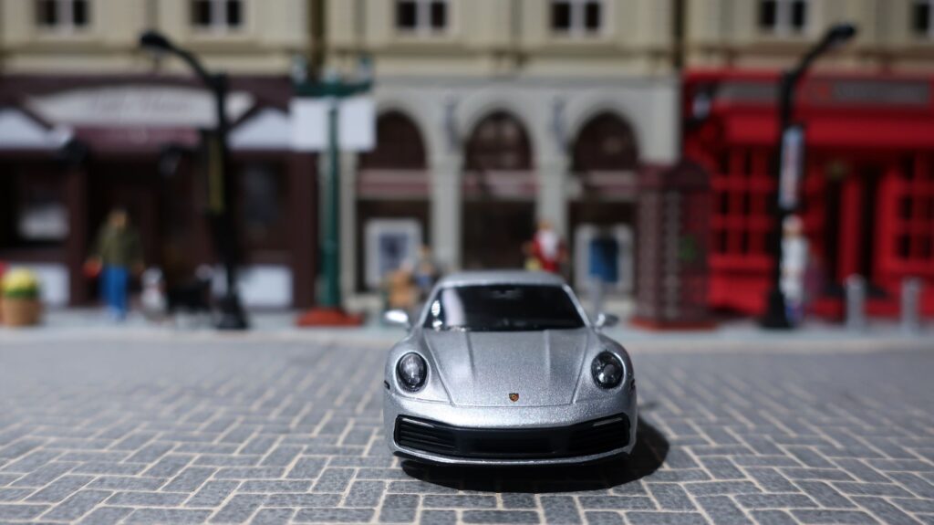 MINI GT Porsche 911 Carrera 4S