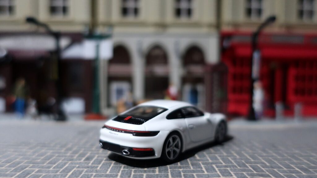 MINI GT Porsche 911 Carrera S