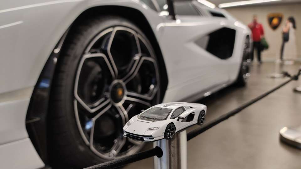 MINI Lamborghini Countach LPI 800-4