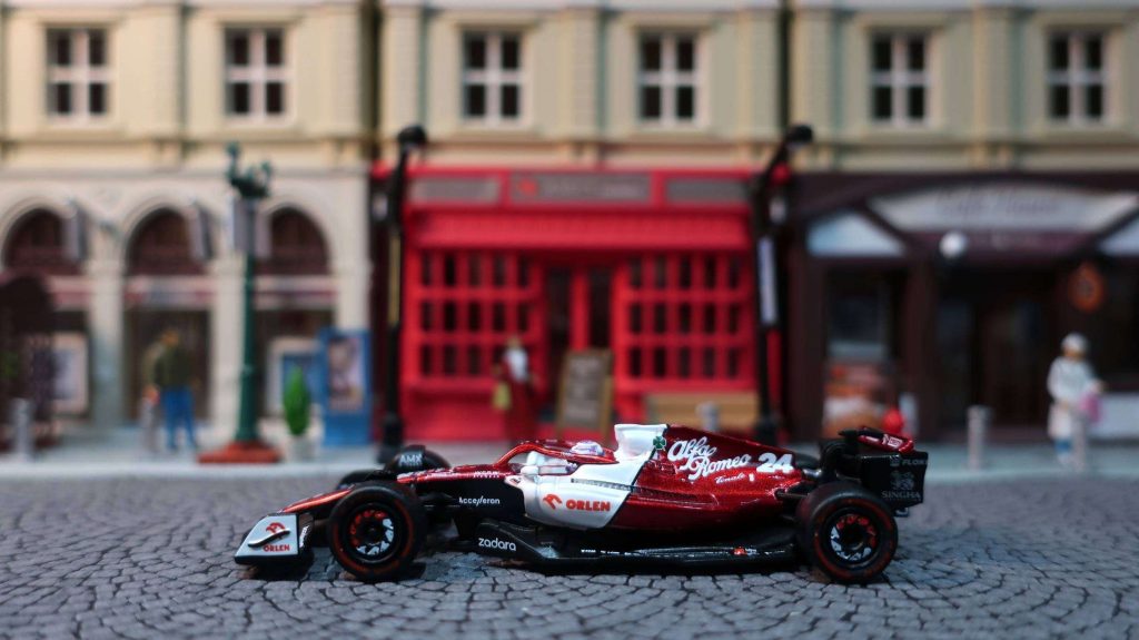 Sparkmodel Alfa Romeo F1 Team ORLEN C42 No.24 2022