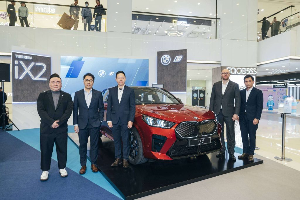Mr. Jeffrey Keung, General Manager, Marketing, BMW Concessionaires (HK) Limited, Mr. Francis Luk, General Manager, Sales, BMW Concessionaires (HK) Limited, Mr. Ray Leung - Managing Director of Hong Kong