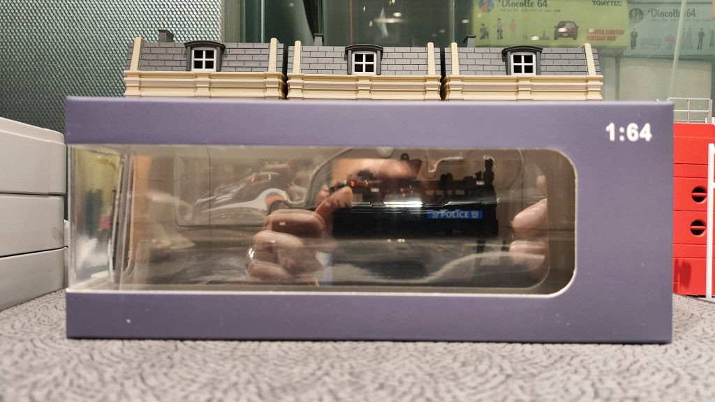 ARTOYS Hong Kong Police Force's Armoured Sabertooth  劍齒虎