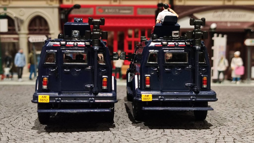 ARTOYS Hong Kong Police Force's Armoured Sabertooth  劍齒虎