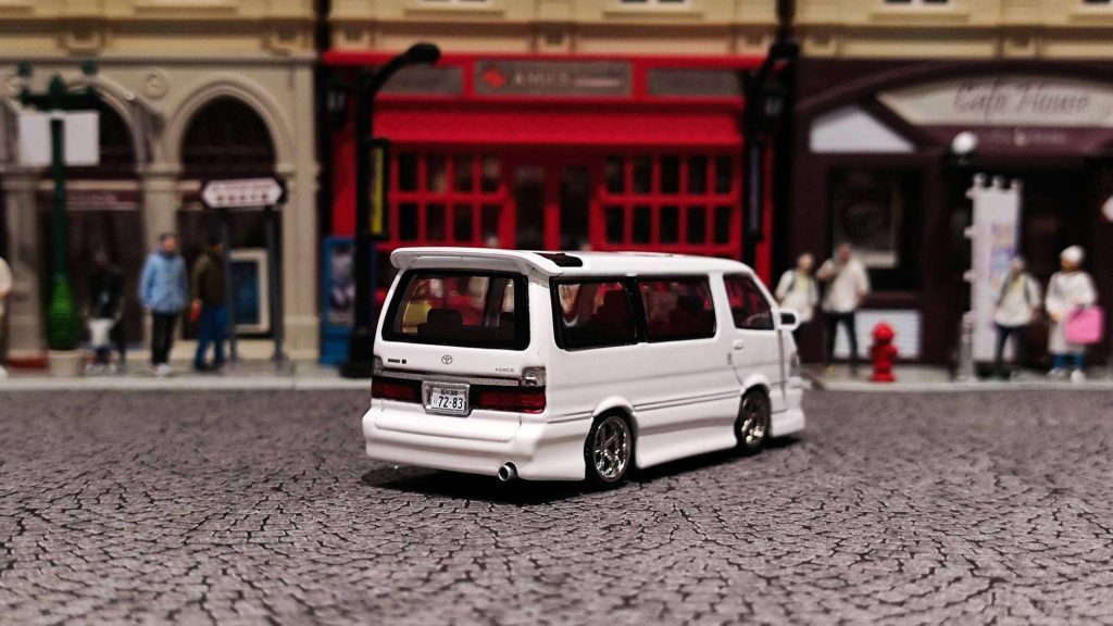 Tarmac Works Toyota Hiace Wagon Custom White SPECIAL EDITION