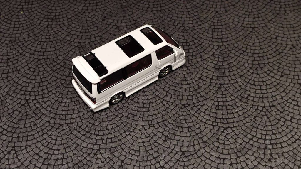 Tarmac Works Toyota Hiace Wagon Custom White SPECIAL EDITION