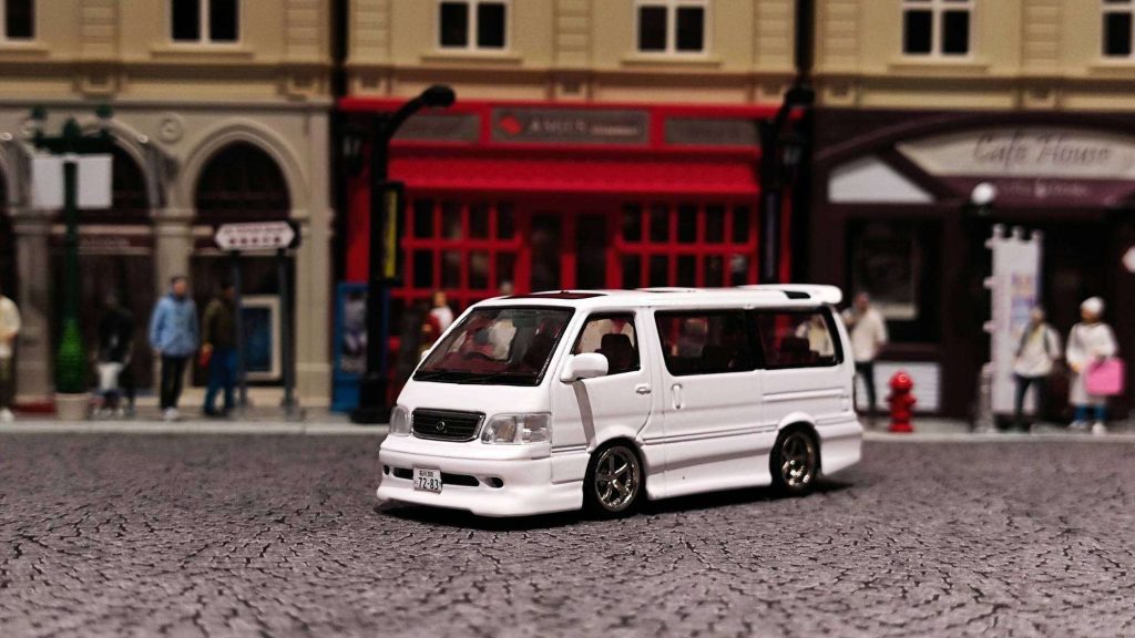Tarmac Works Toyota Hiace Wagon Custom White SPECIAL EDITION