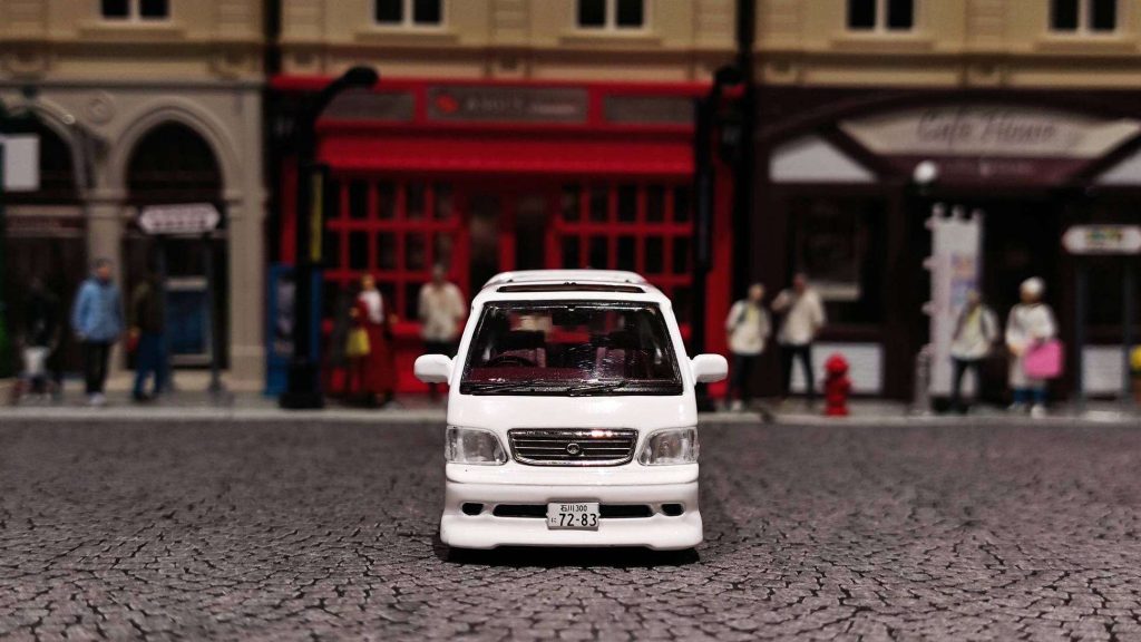 Tarmac Works Toyota Hiace Wagon Custom White SPECIAL EDITION