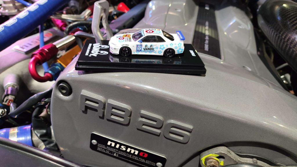 VandyThePink x DPLS Nissan Skyline GT-R R34