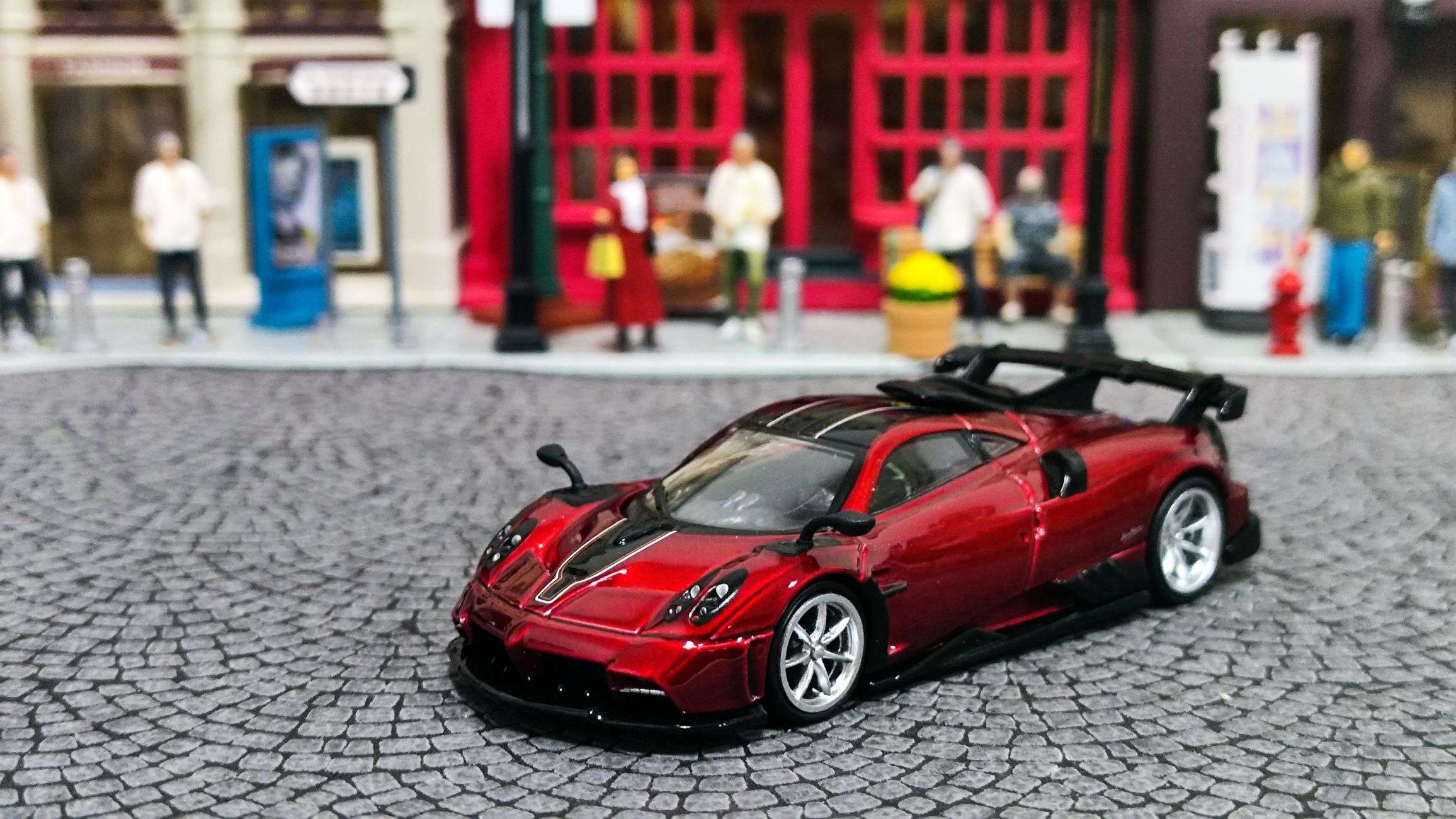 Tarmac Works PAGANI Imola Rosso Dubai