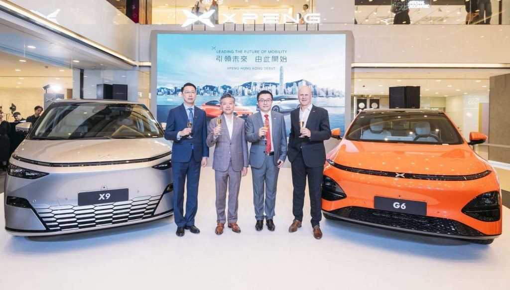 小鵬汽車財務與會計副總裁吳佳銘、森那美汽車集團大中華區董事總經理李森耀、小鵬汽車名譽副董事長兼聯席總裁顧宏地及森那美汽車集團董事總經理Andrew Basham