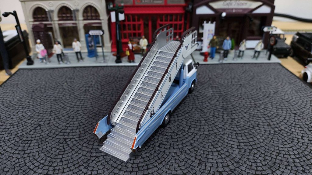 拓意中國民航上海一零二廠 SH751型登機客梯車