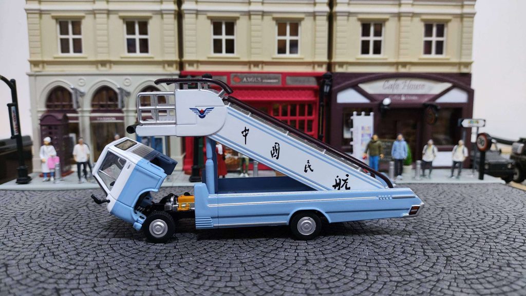 拓意中國民航上海一零二廠 SH751型登機客梯車