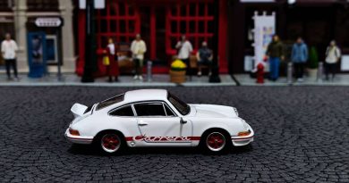 MINI GT Porsche 911 Carrera 2.7 RS Lightweight