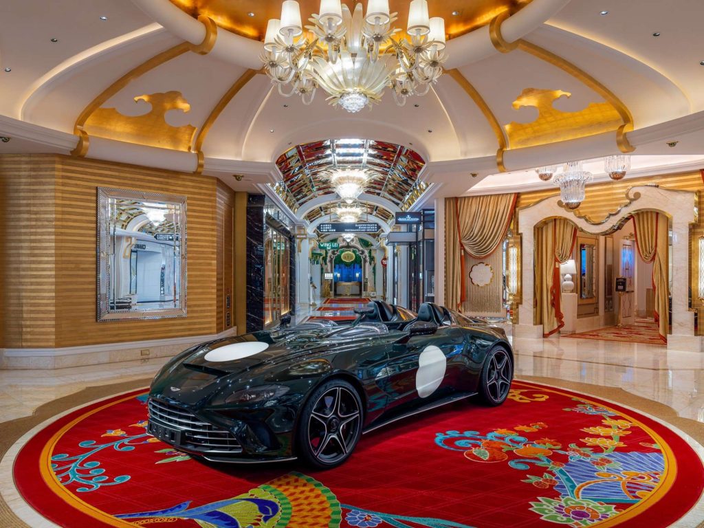 Aston Martin V12 Speedster