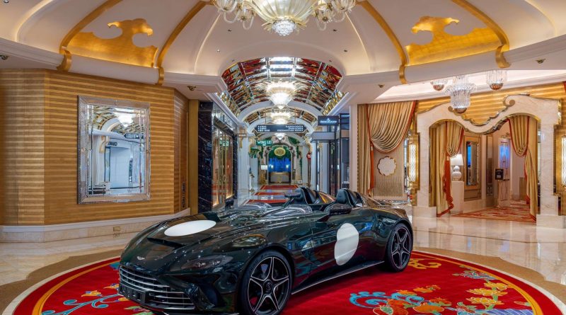 Aston Martin V12 Speedster