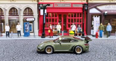 POP RACE RWB 997 Dark Green