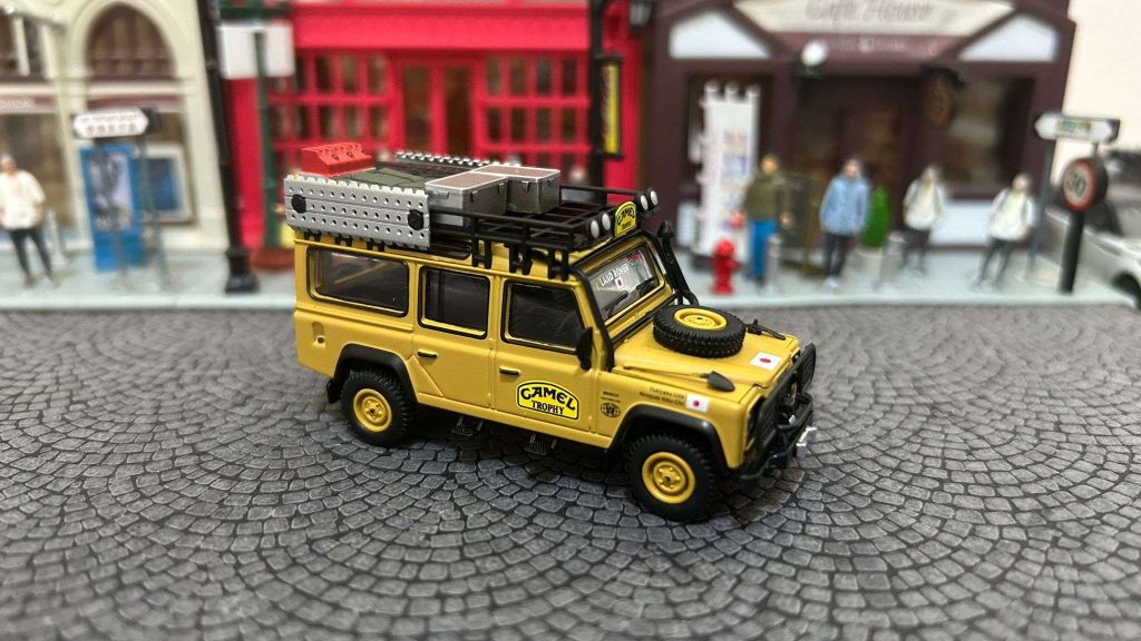 MINI GT Land Rover Defender 110