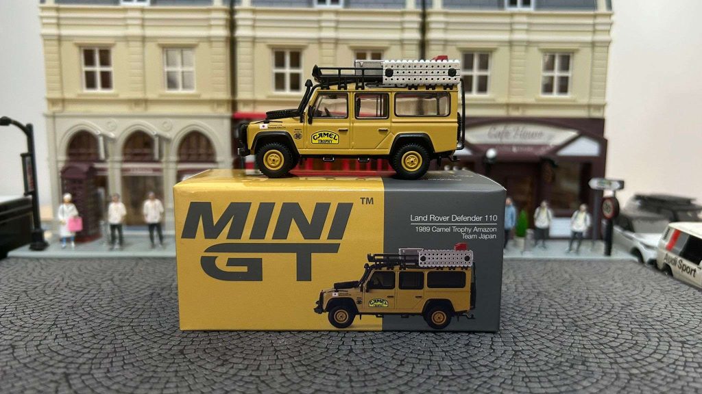 MINI GT Land Rover Defender 110