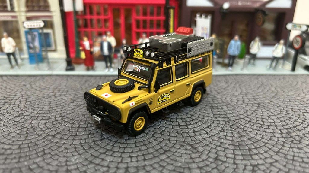 MINI GT Land Rover Defender 110