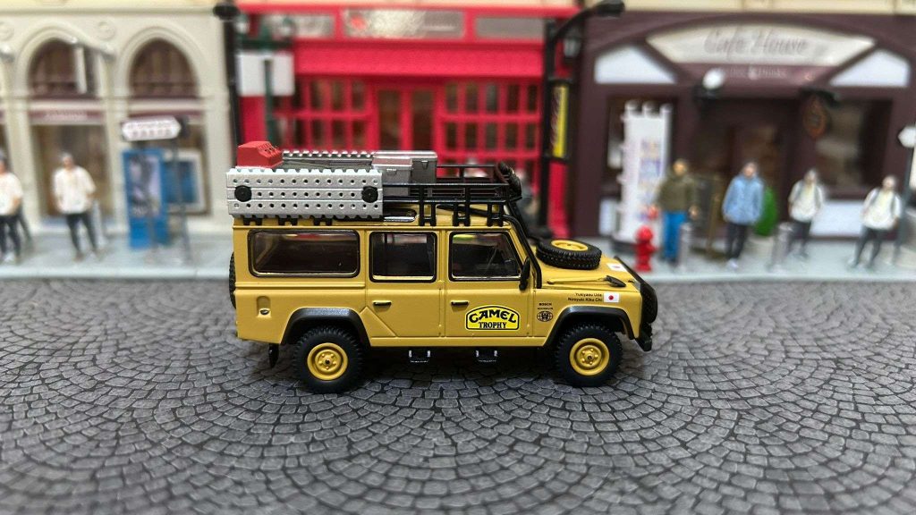 MINI GT Land Rover Defender 110