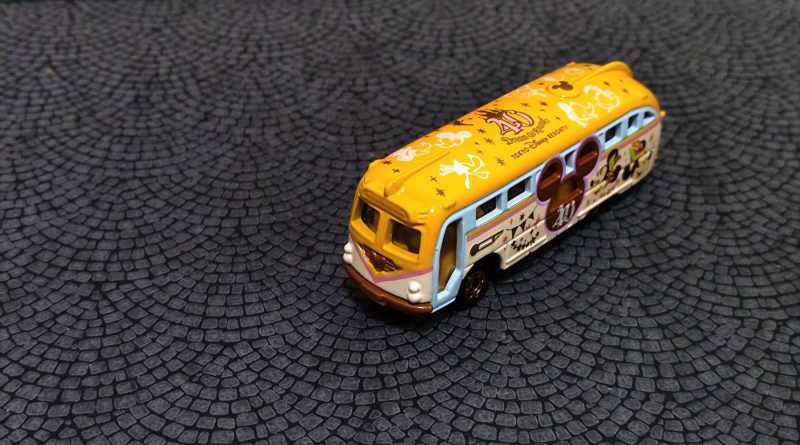 Tomica Tokyo Disneyland 40th anniversary Disney Resort Cruiser