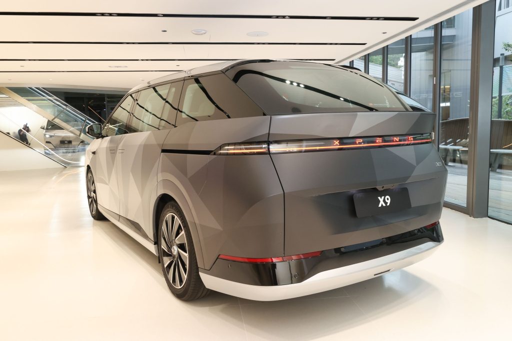 小鵬X9