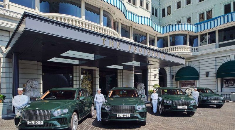 香港半島酒店為其豪華車隊增添了4輛賓利添越長軸距雅度版 （Bentayga Extended Wheelbase Azure）運動型多用途車