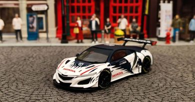 MINI GT Honda NSX GT3 EVO AlphaTauri 2023 Red Bull Formula Nurburgring
