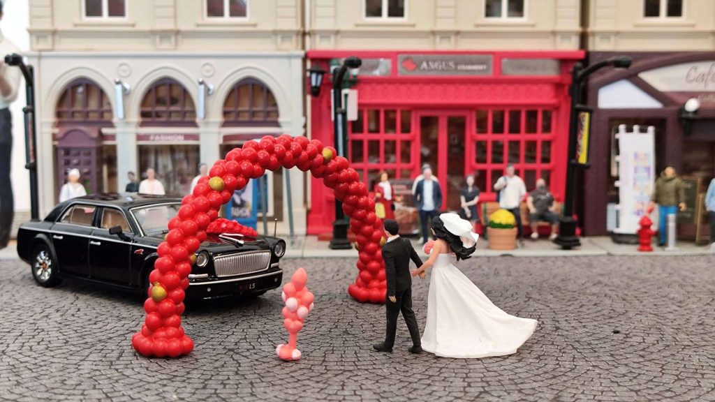 Xcartoys Hongqi L5 “Wedding Day”