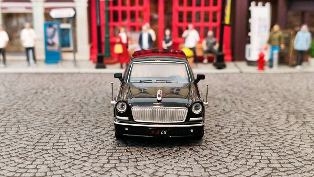 Xcartoys Hongqi L5 “Wedding Day”