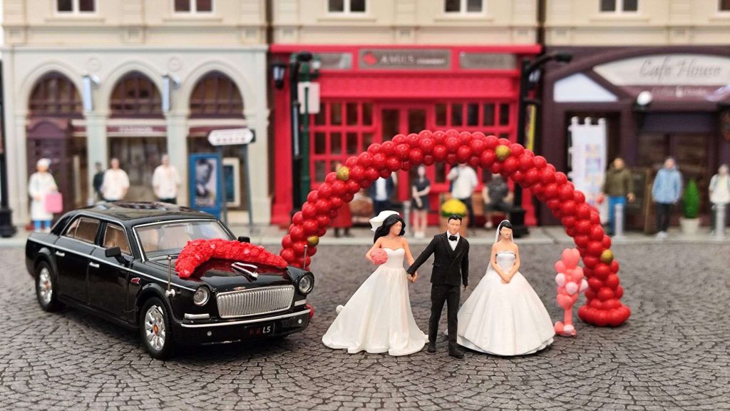 Xcartoys Hongqi L5 “Wedding Day”