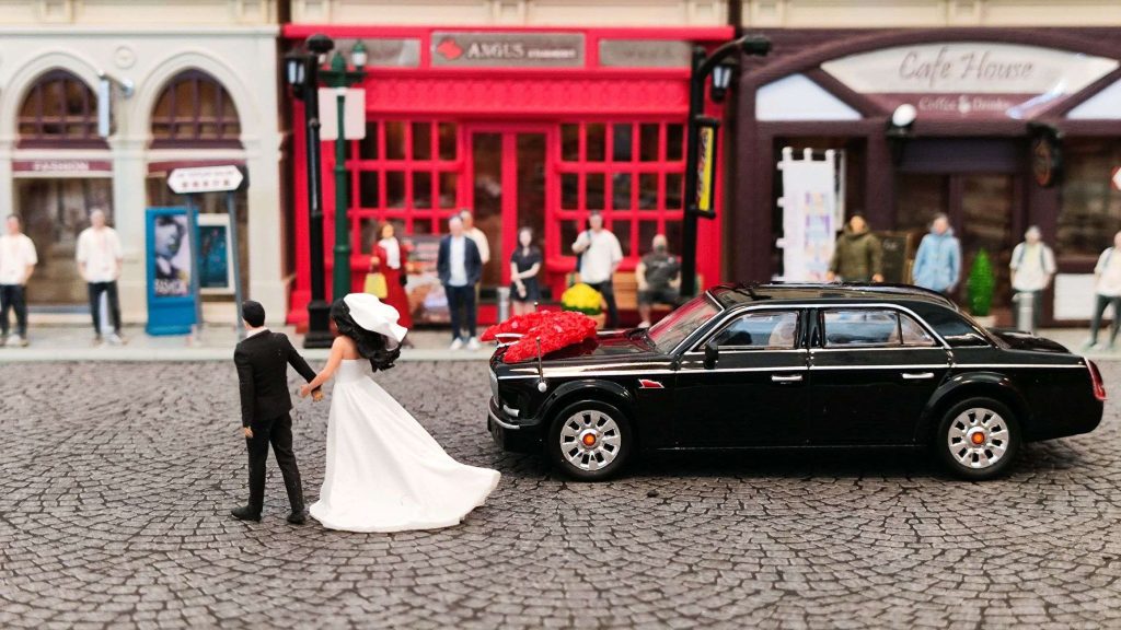 Xcartoys Hongqi L5 “Wedding Day”