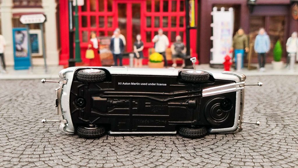 MINI GT Aston Martin DB5 “Goldfinger”