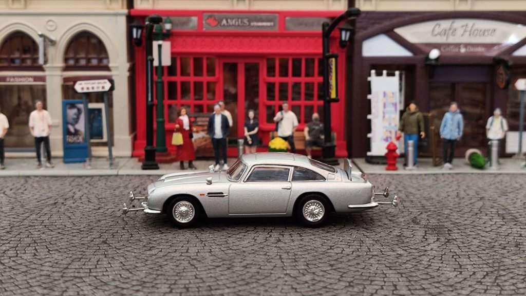 MINI GT Aston Martin DB5 “Goldfinger”
