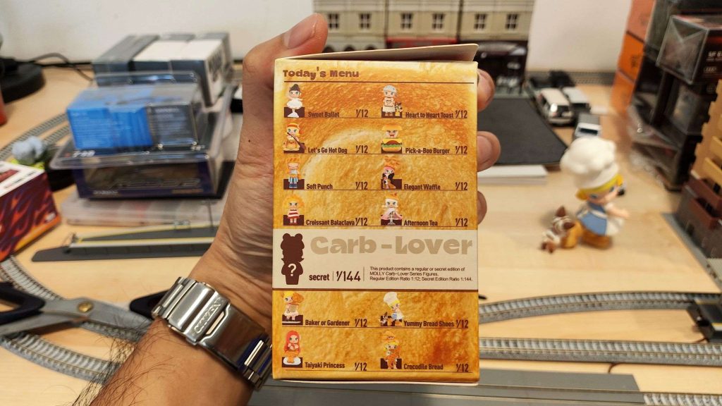 POP MART MOLLY麵包腦袋系列手辦