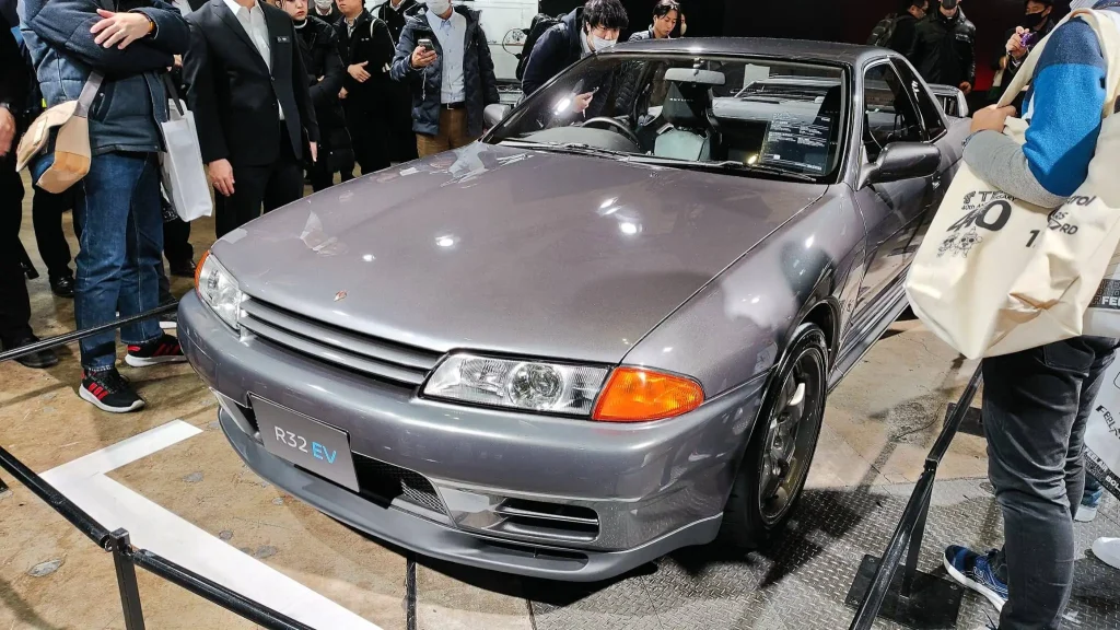 POP RACE Nissan Skyline GT-R R32