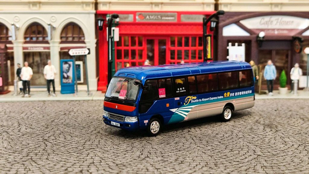 Tiny微影 Toyota Coaster B59 Airport Express Shuttle Bus