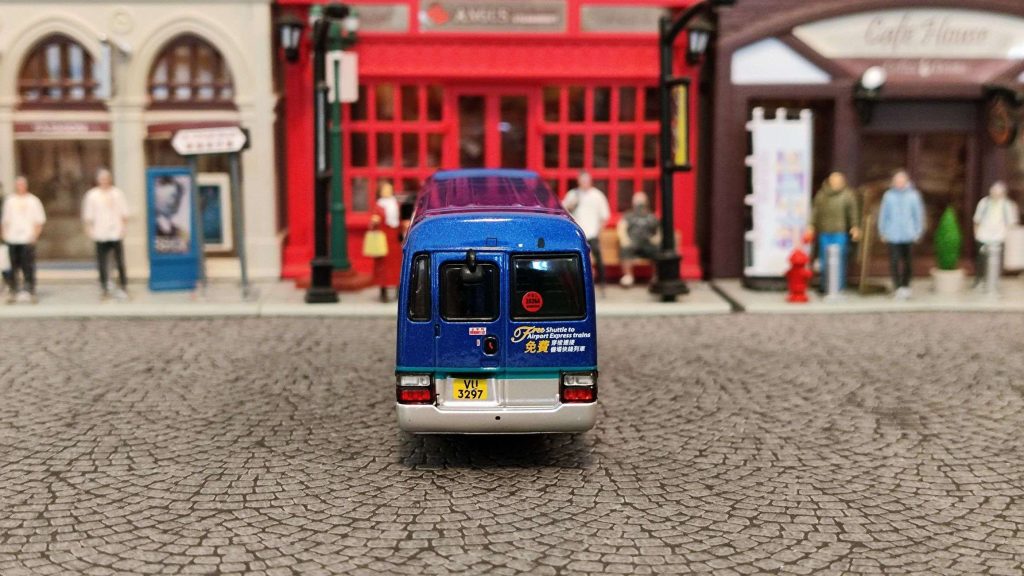 Tiny微影 Toyota Coaster B59 Airport Express Shuttle Bus