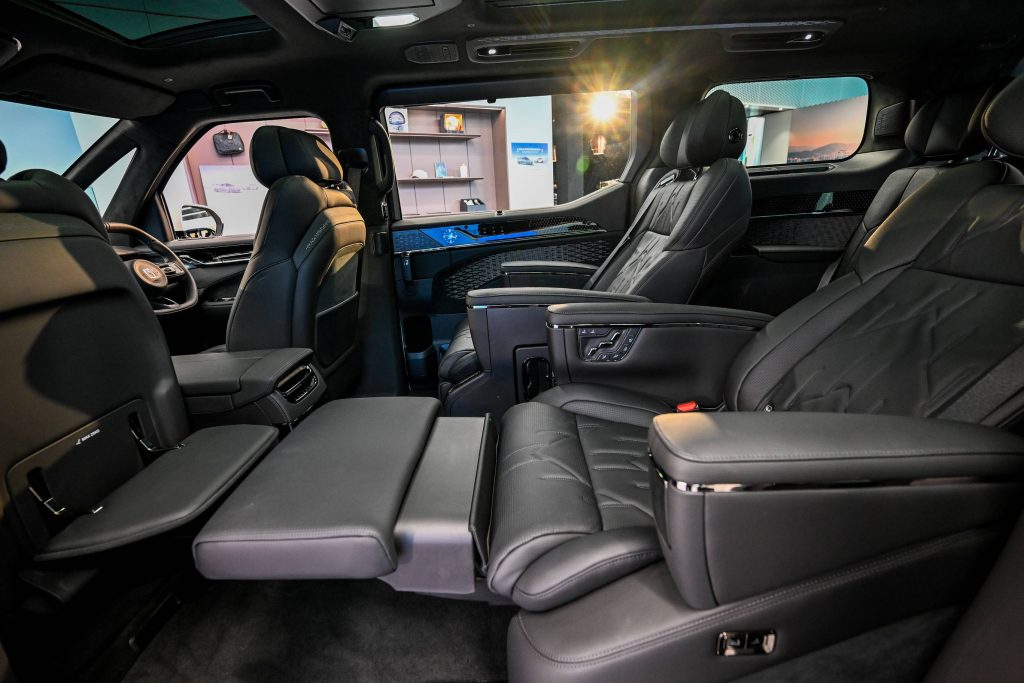 Zeekr 009 Deluxe 兩驅版