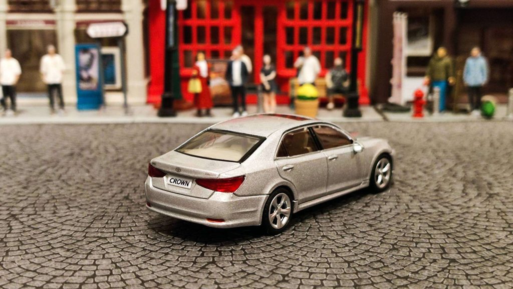拓意 Xcartoys Toyota Crown Gen.14 (China)