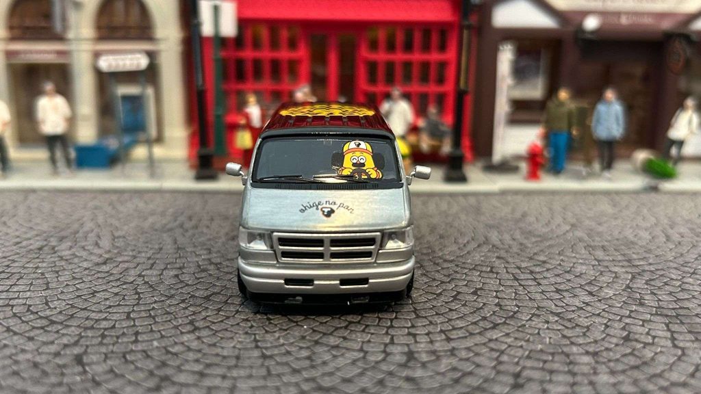 Tarmac Works Dodge Van OHIGE no PON