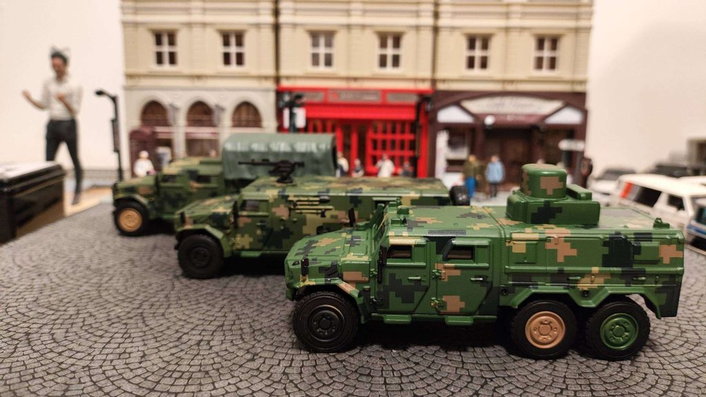 拓意第三代東風猛士裝甲車