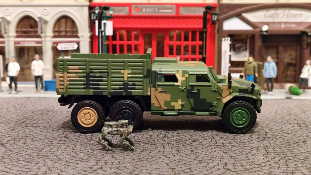 拓意第三代東風猛士裝甲車