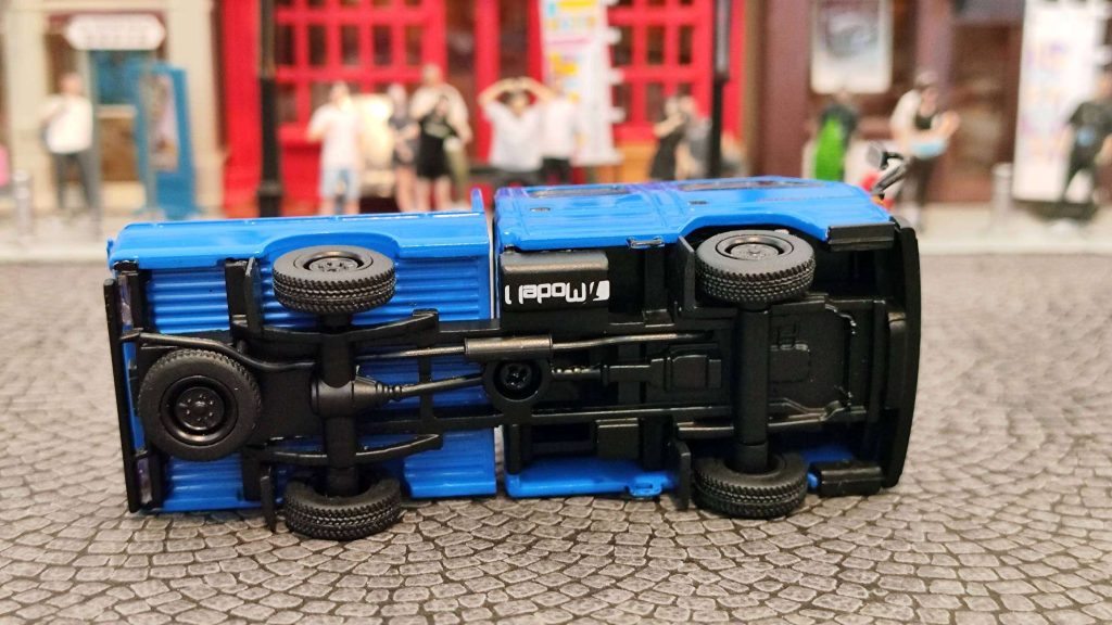 Model 1 Isuzu NHR 1987