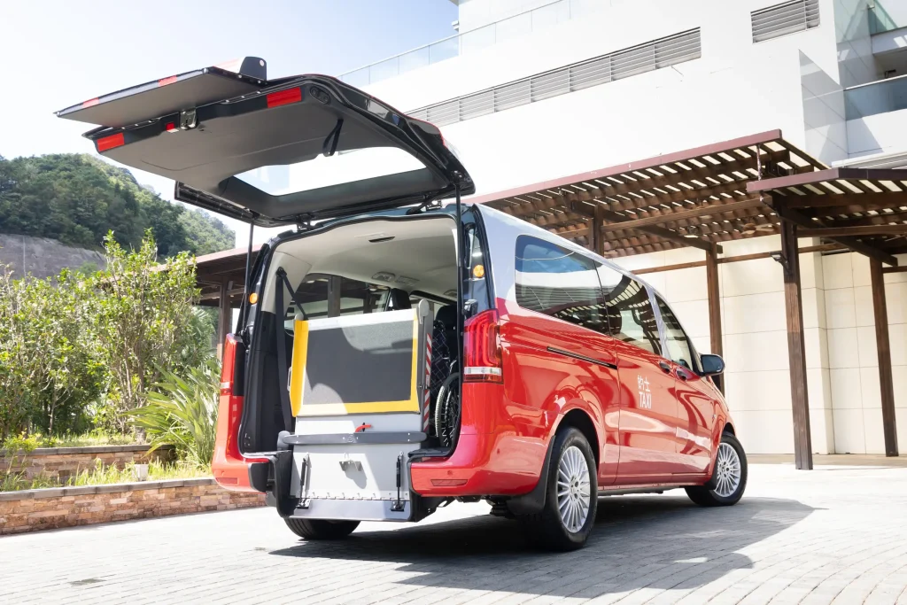 平治eVito電動輪椅的士