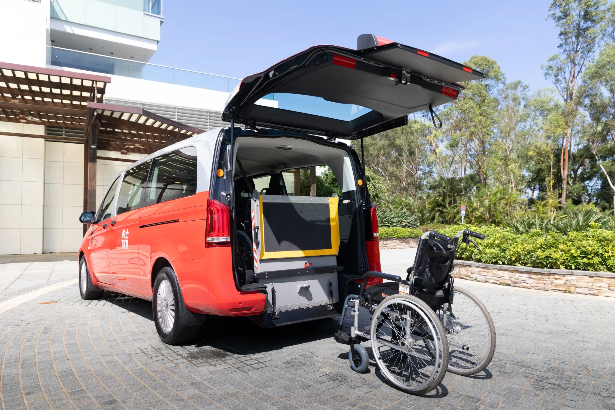 平治eVito電動輪椅的士