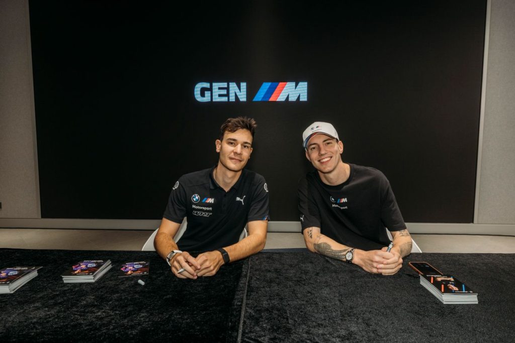 車迷見面會上，馬些路與雲達連特與粉絲合照及簽名留念，氣氛熱烈